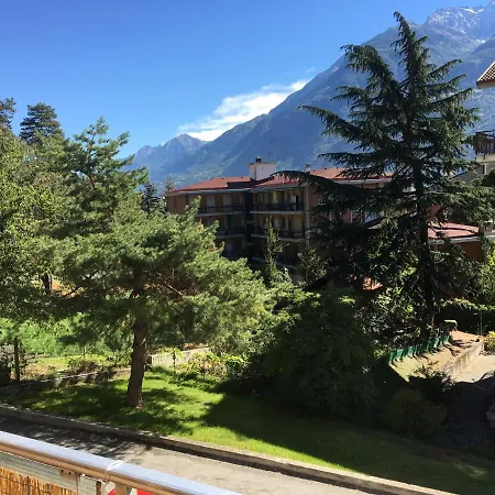 Lux Studio Apartment Nel Cuore Della Citta Aosta